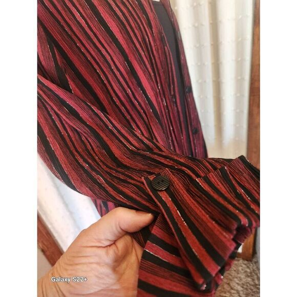 DressBarn button up blouse with attached shell - Picture 9 of 11